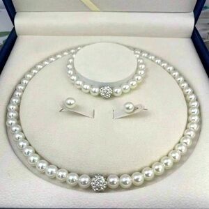 Pearl And Rhinestone Necklace Earrings And Bracelet Set